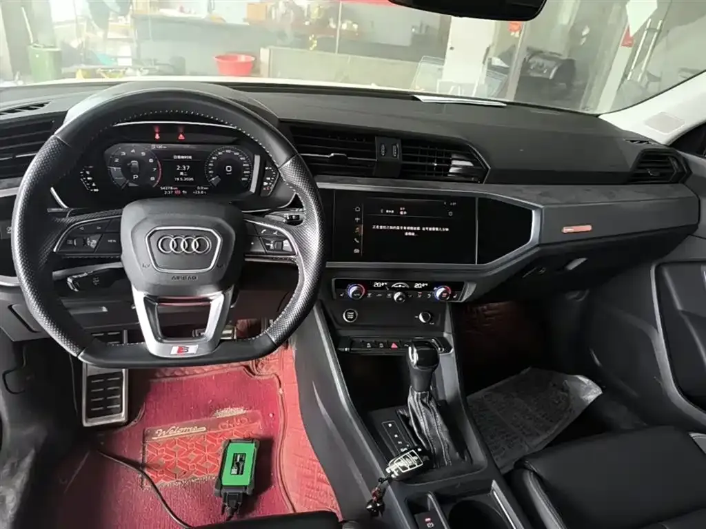 Audi Q3 Sportback — фото 9