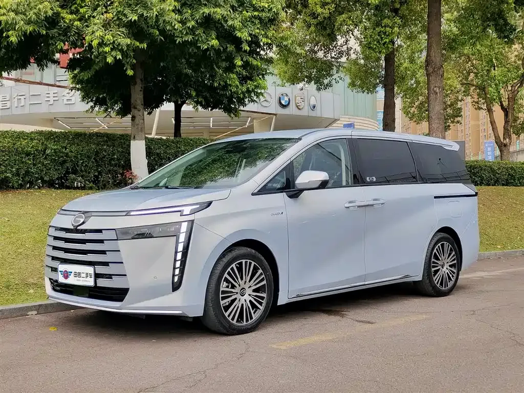 GAC Motor E8 Hybrid — фото 1