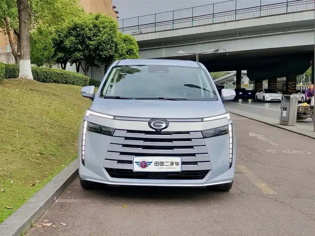 GAC Motor E8 Hybrid — фото 6