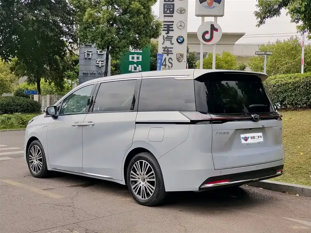 GAC Motor E8 Hybrid — фото 9