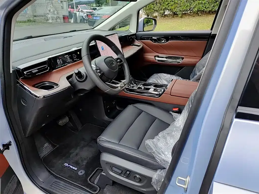 GAC Motor E8 Hybrid — фото 2
