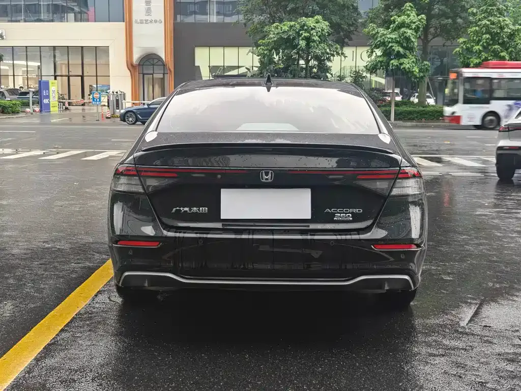 Honda Accord — фото 6