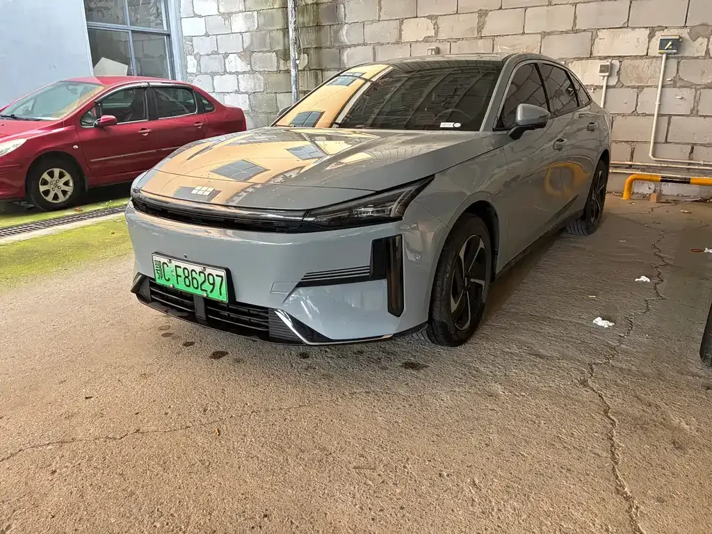 Geely Galaxy L6