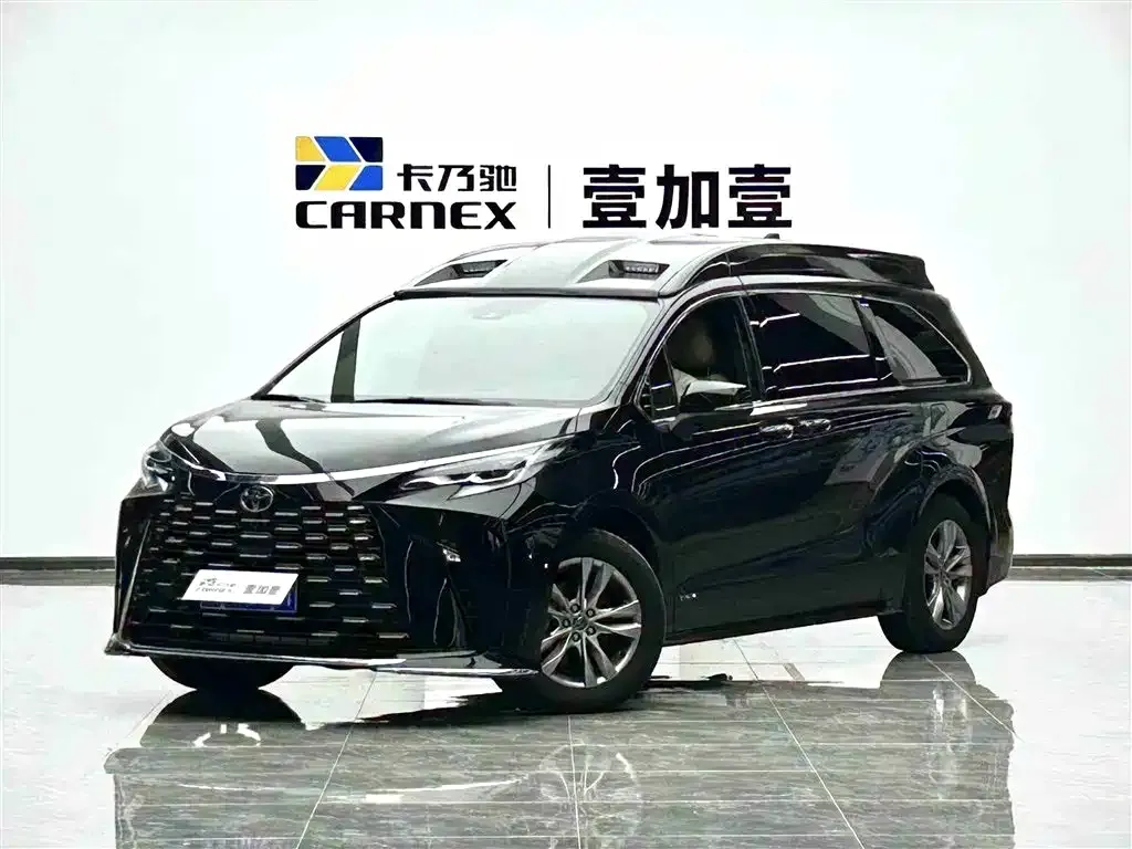 Toyota Sienna — фото 1
