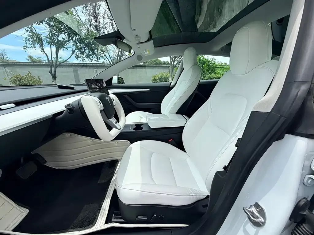 Tesla Model 3 — фото 10