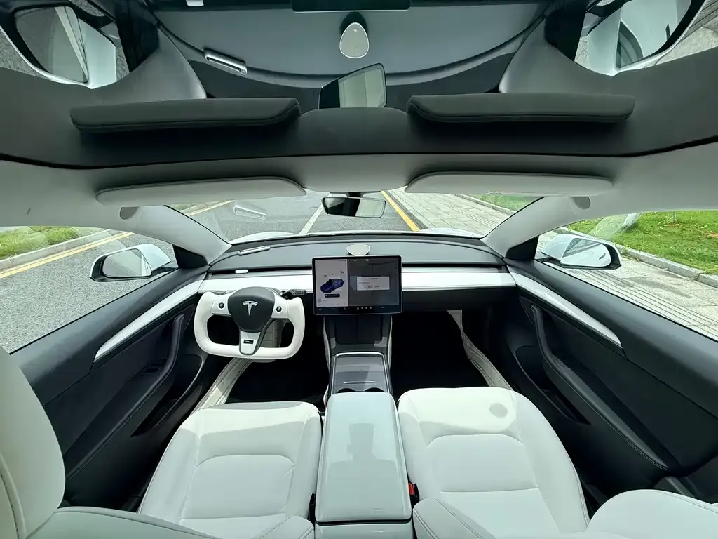 Tesla Model 3 — фото 2