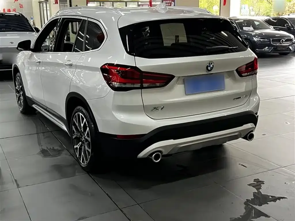 BMW X1 — фото 8