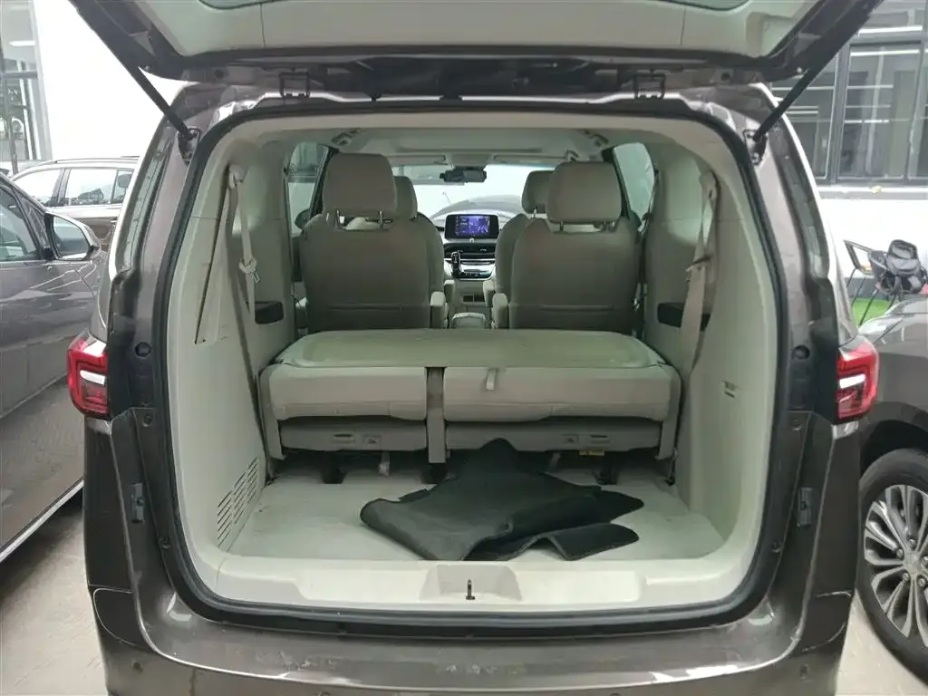 Buick GL8 2023 из CN, фото 5