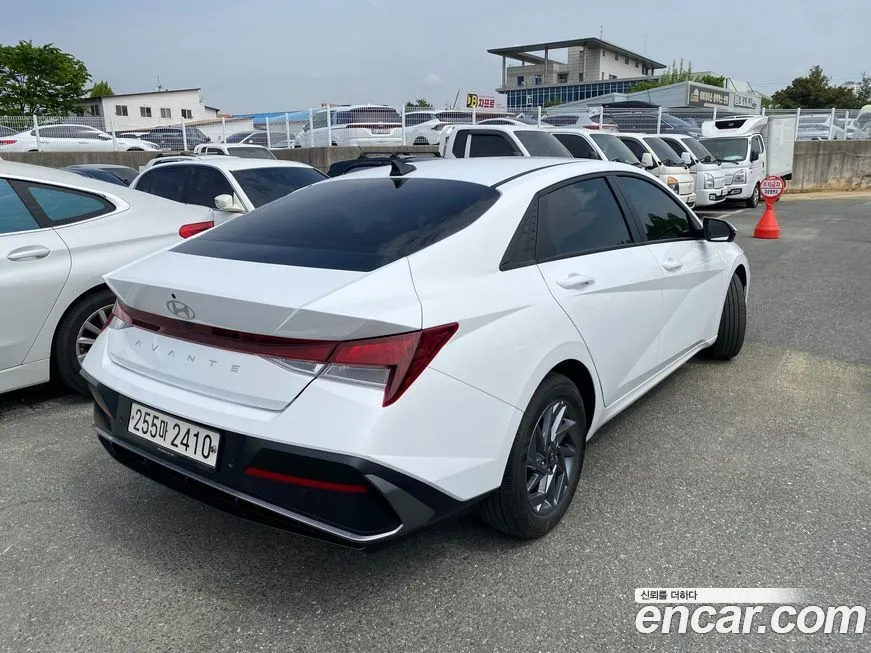 Hyundai AVANTE — фото 8