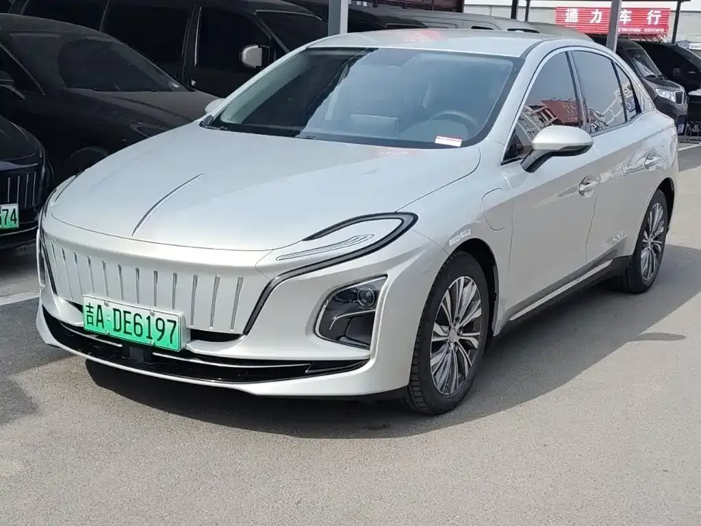 Hongqi E-QM5