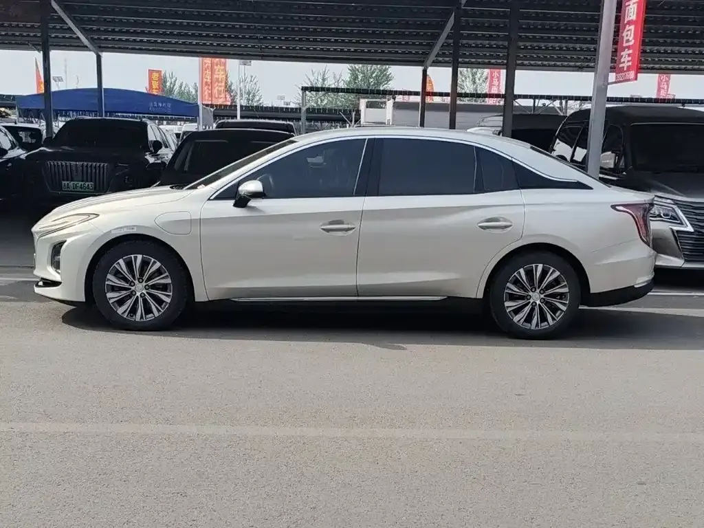 Hongqi E-QM5 2023 из CN, фото 6
