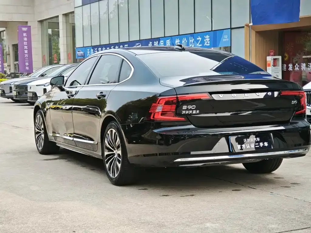 Volvo S90 — фото 3