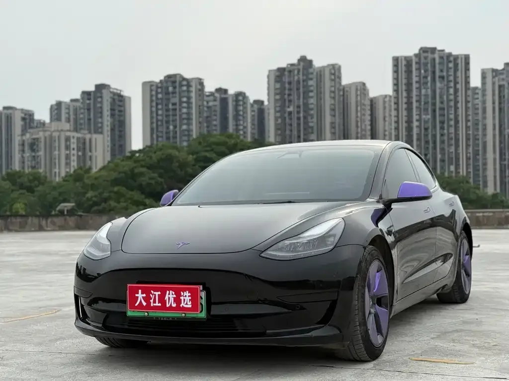 Tesla Model 3 — фото 1