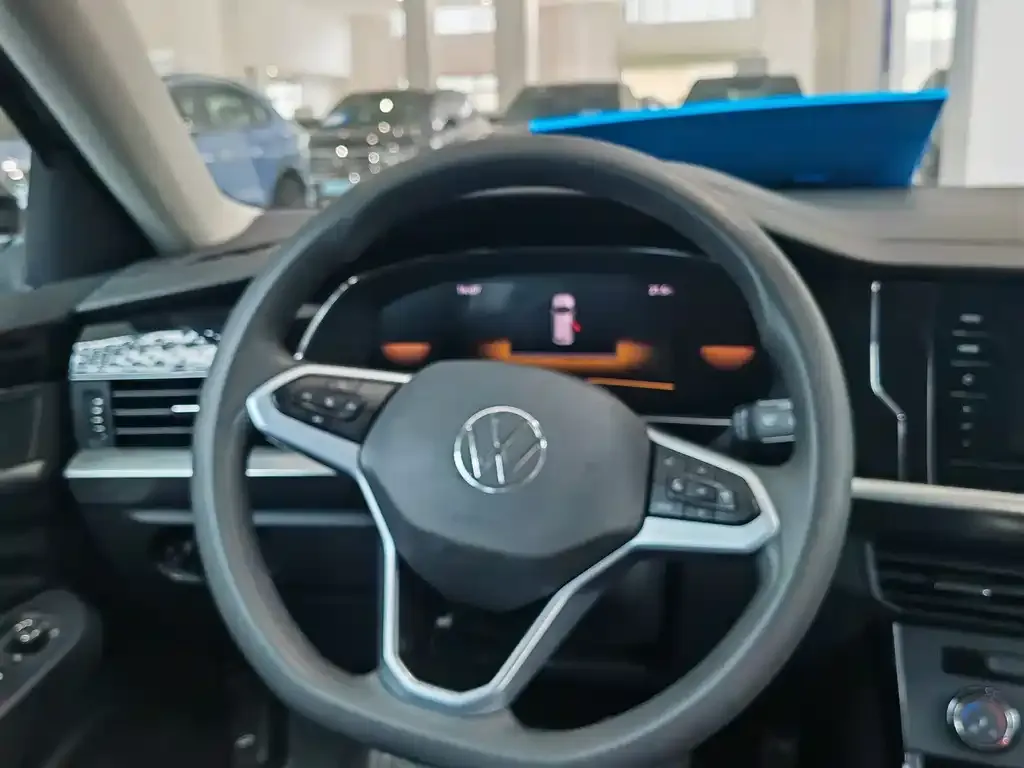 Volkswagen Passat — фото 9