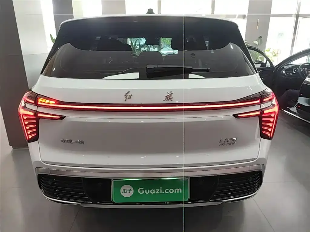 Hongqi HS3 PHEV — фото 10