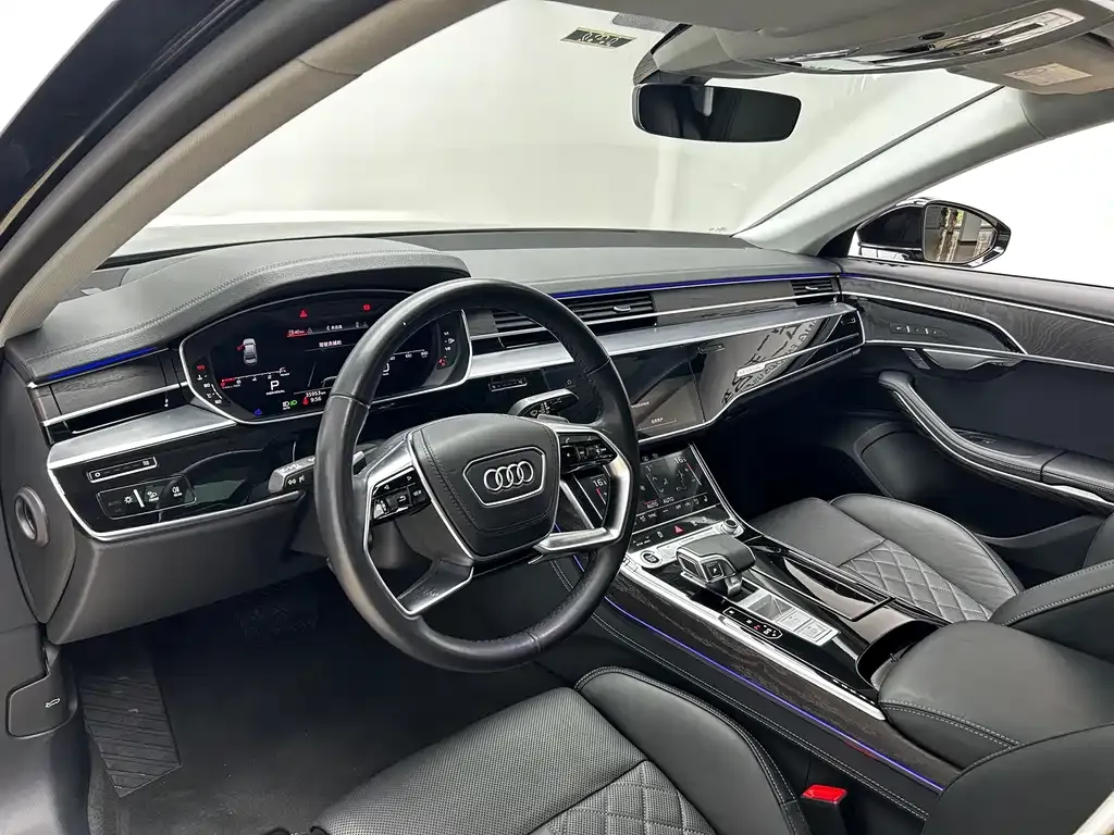 Audi A8 — фото 2