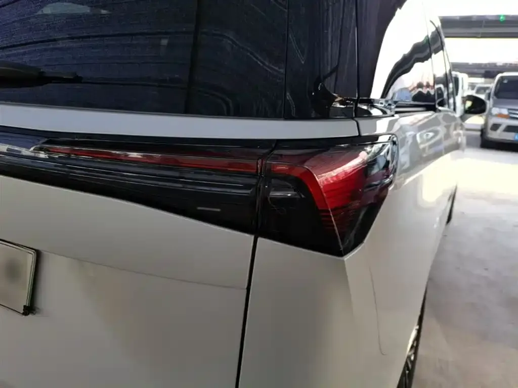 Buick GL8 Hybrid — фото 3