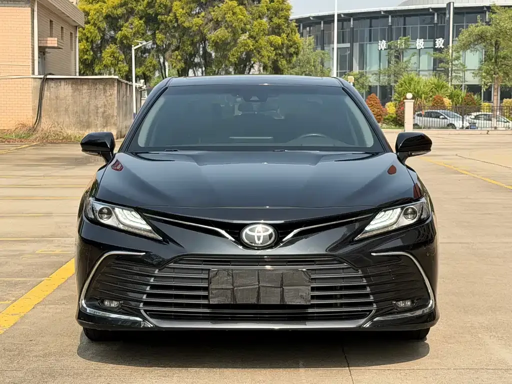 Toyota Camry — фото 8
