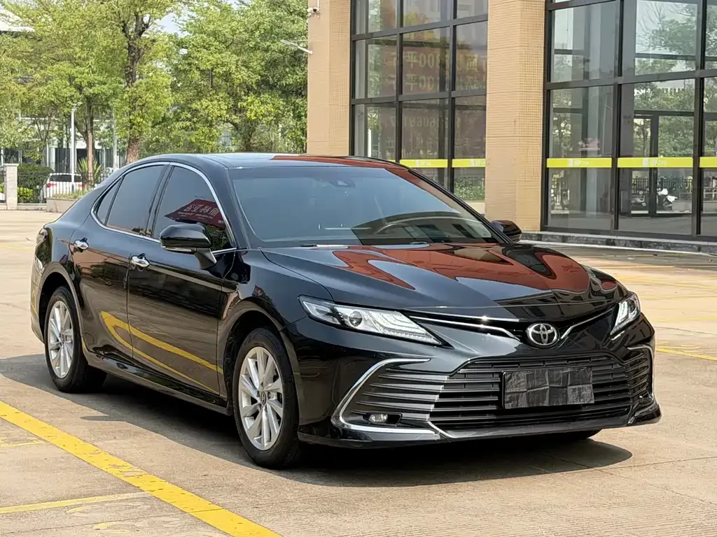 Toyota Camry — фото 4