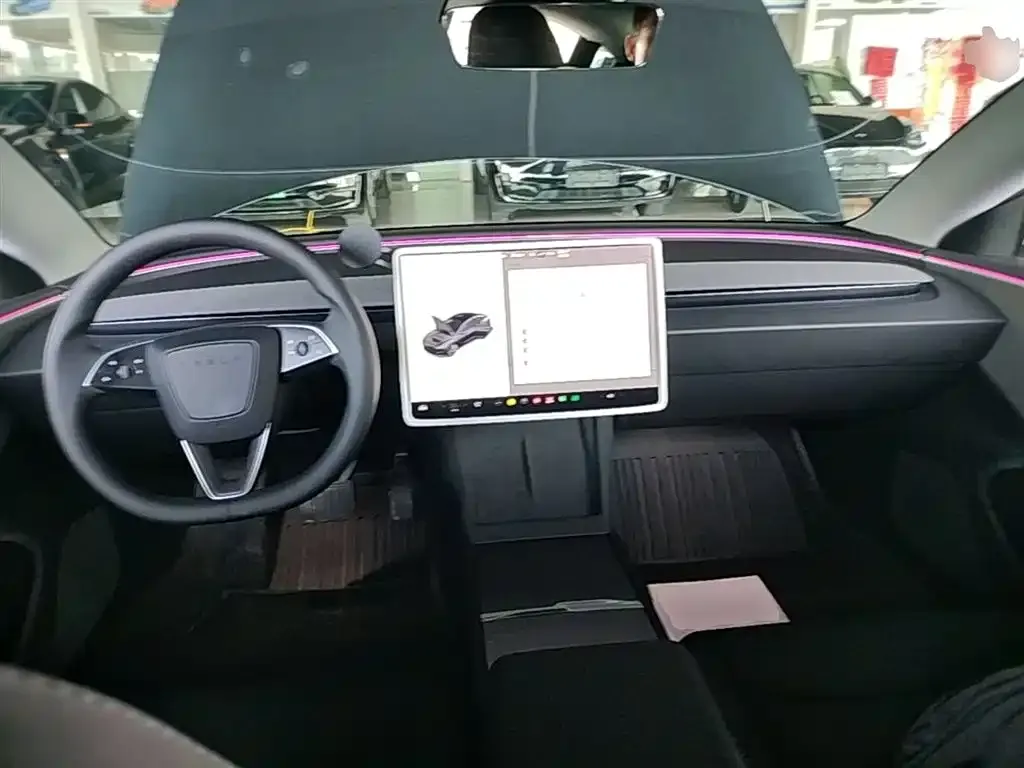 Tesla Model 3 — фото 3