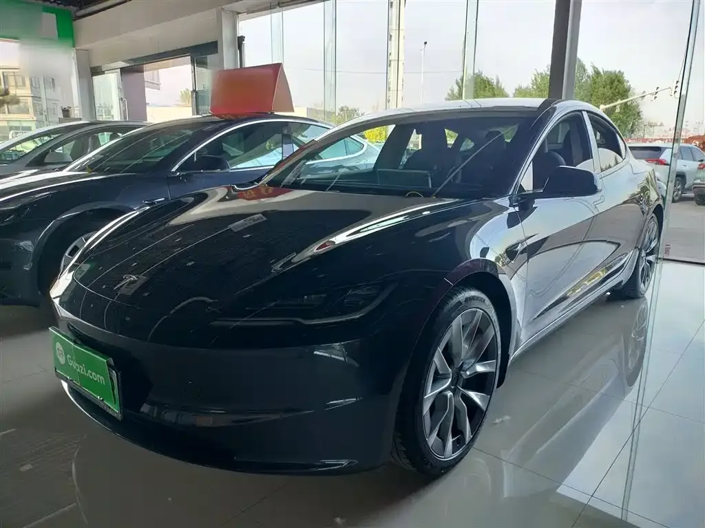 Tesla Model 3 — фото 8
