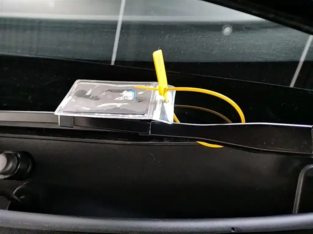 Tesla Model 3 — фото 2