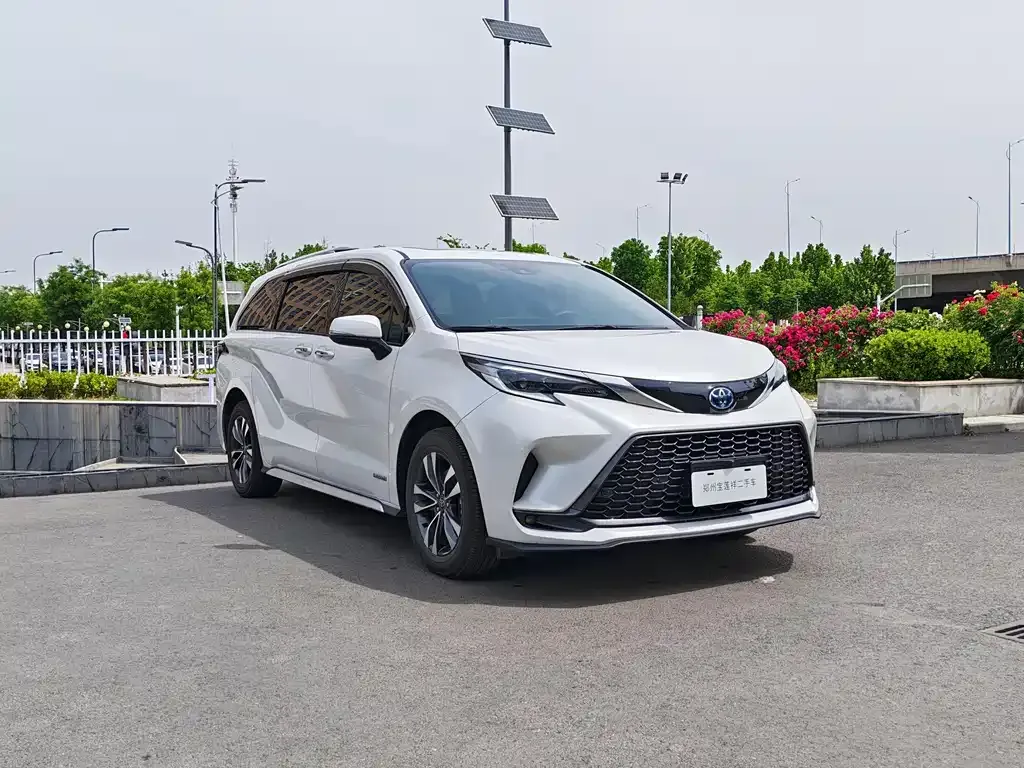 Toyota Granvia 2024 из CN, фото 8