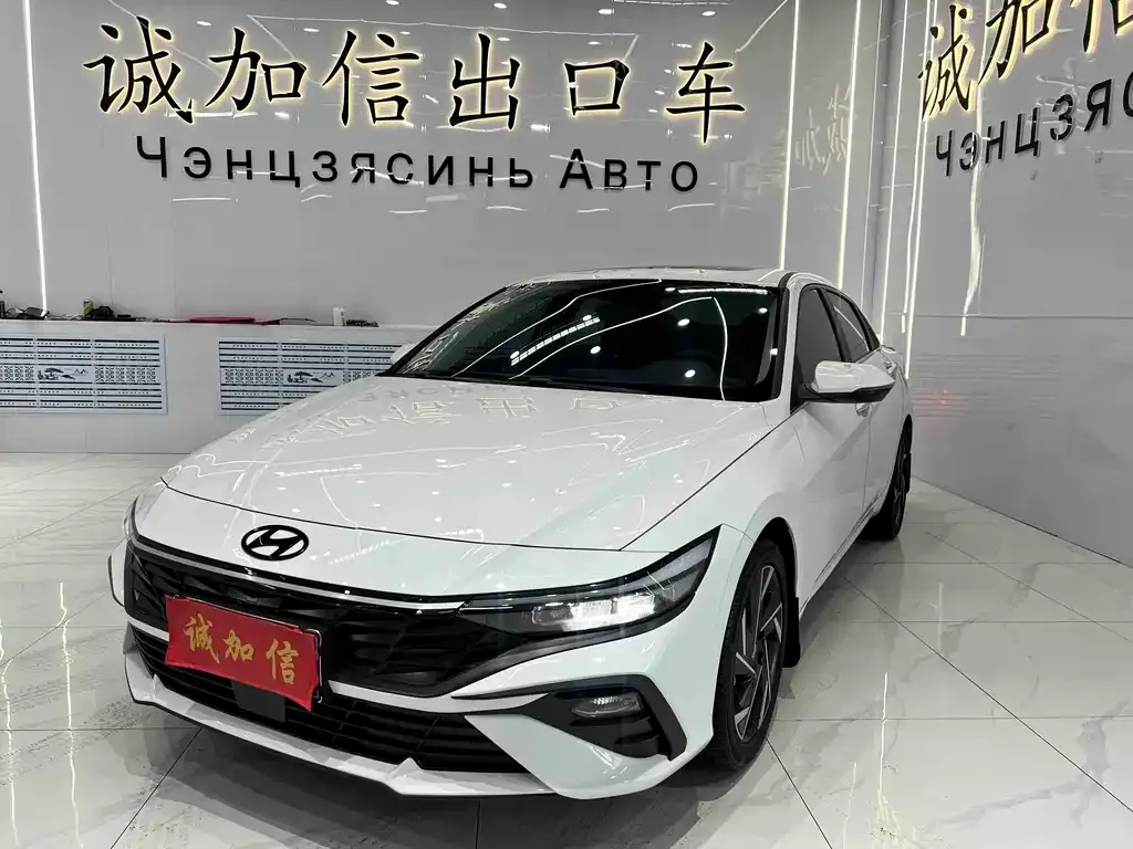 Hyundai Elantra — фото 1