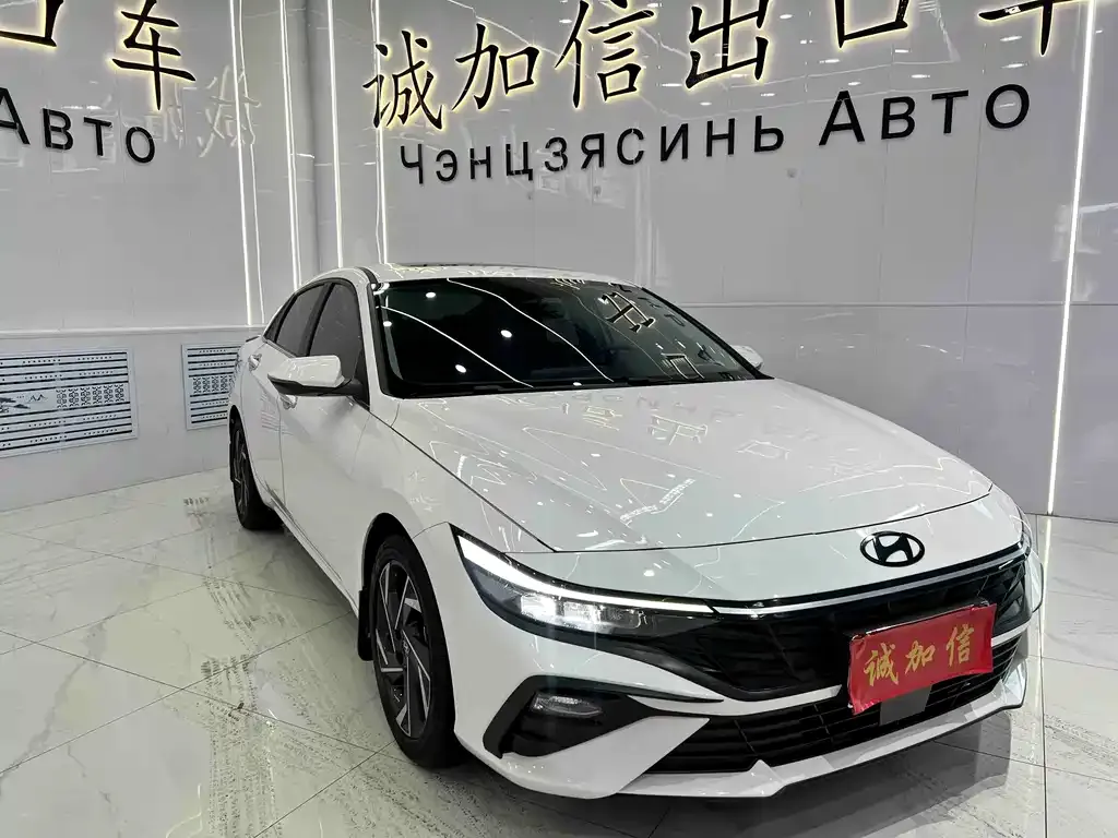 Hyundai Elantra — фото 2