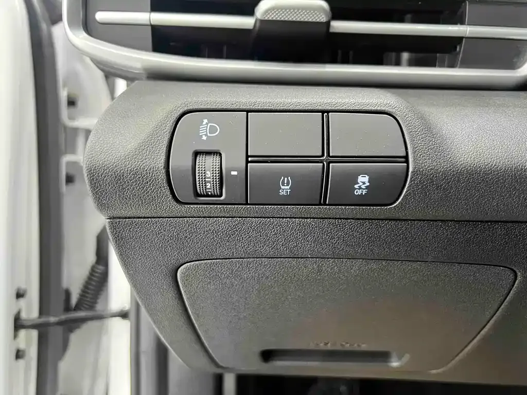 Hyundai Elantra — фото 10