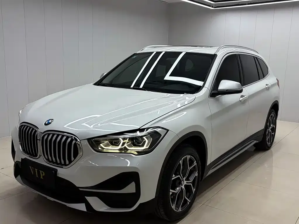 BMW X1 — фото 1