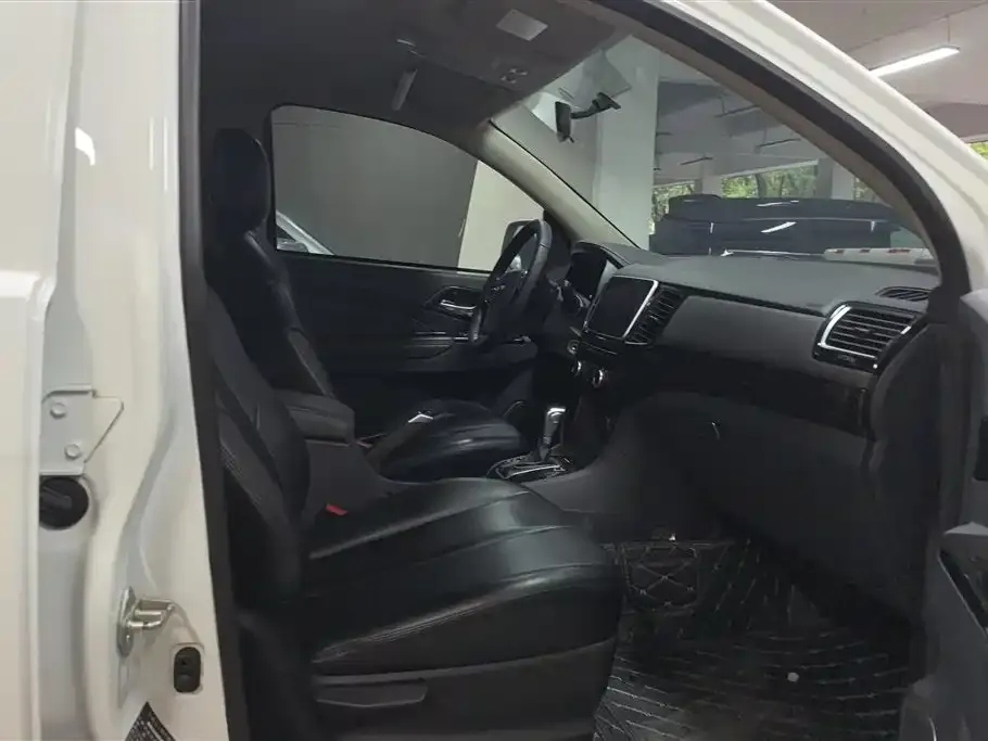 Isuzu Lingtuo 2022 из CN, фото 3