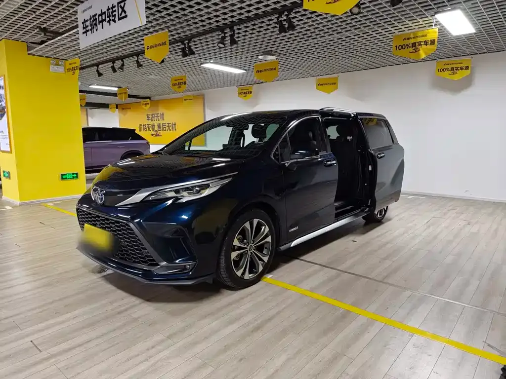Toyota Granvia — фото 7