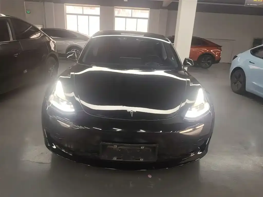 Tesla Model 3 — фото 10