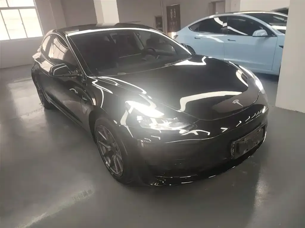 Tesla Model 3 — фото 9