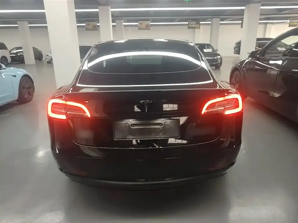 Tesla Model 3 — фото 3