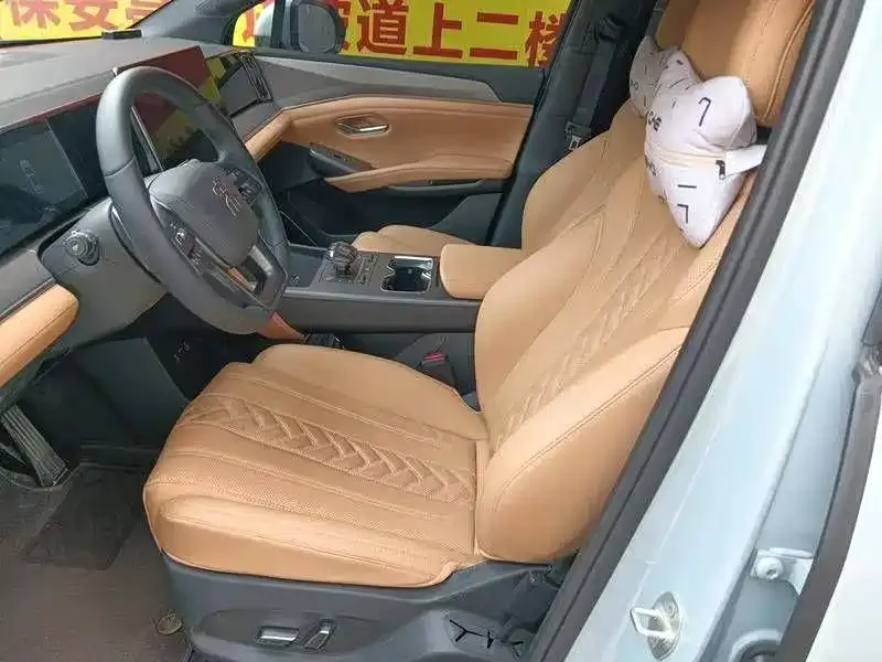 BYD L DM-i — фото 7