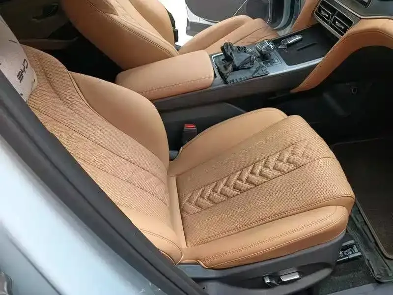 BYD L DM-i — фото 3
