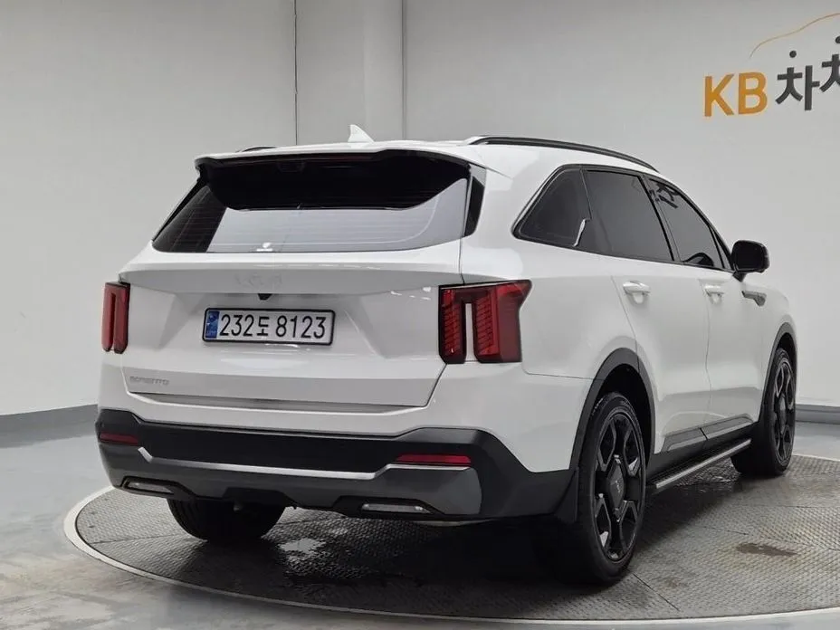Kia Sorento — фото 9