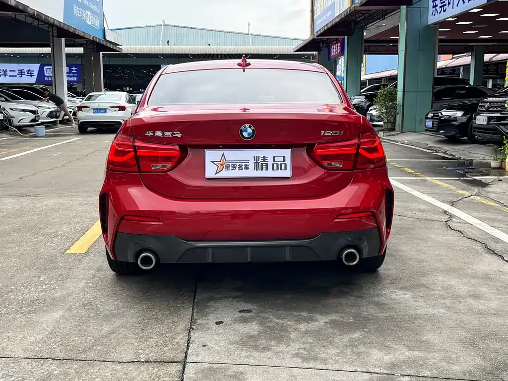 BMW 1 Series 2021 из CN, фото 3