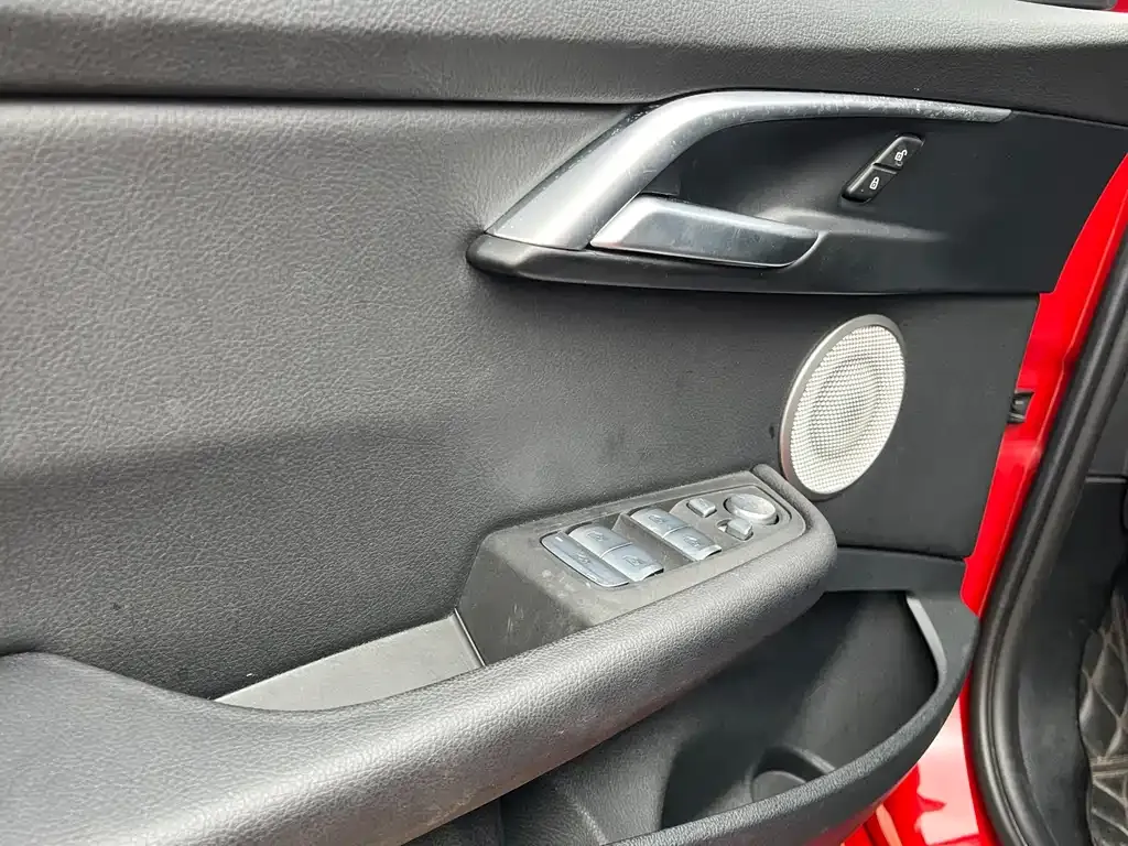 BMW 1 Series 2021 из CN, фото 8