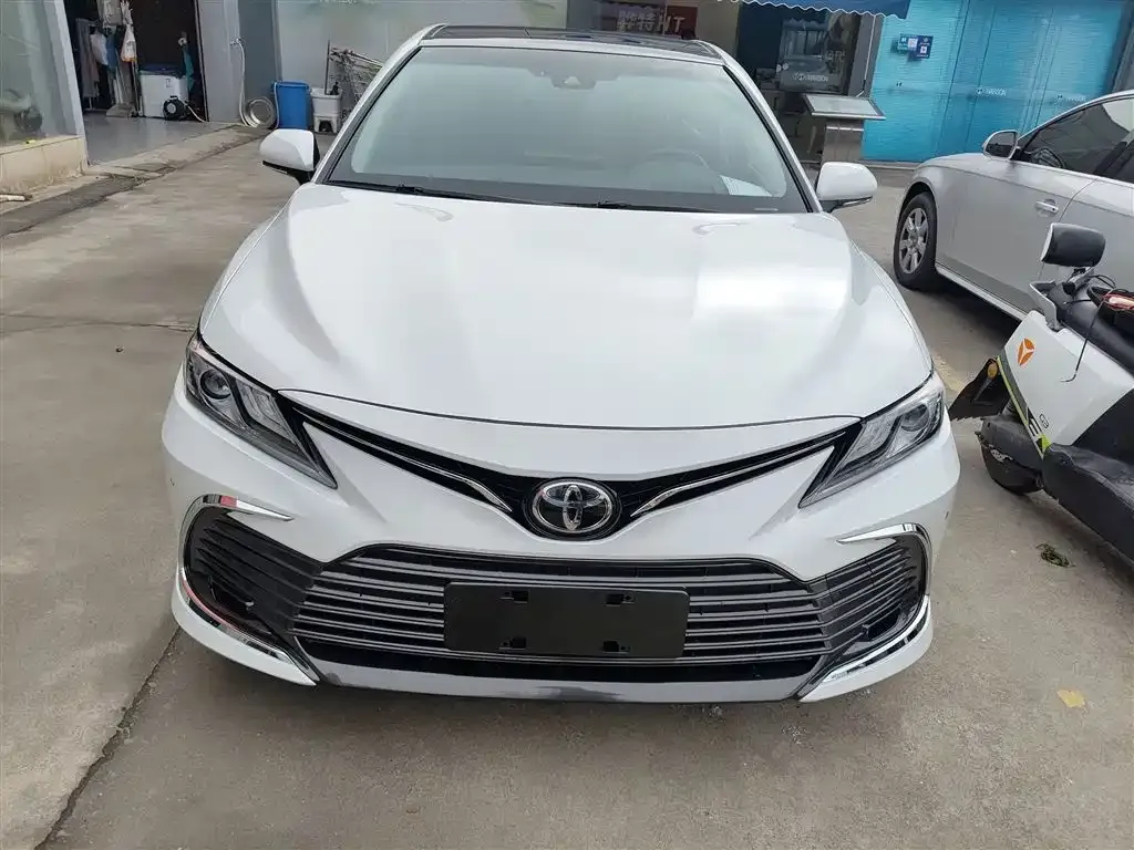 Toyota Camry — фото 10