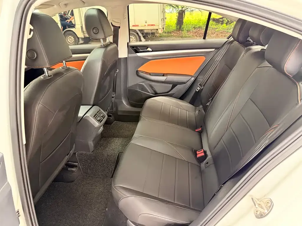 Volkswagen Bora 2024 из CN, фото 7