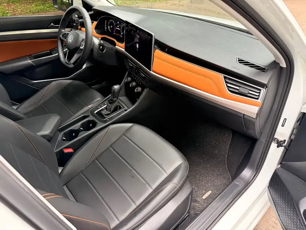 Volkswagen Bora 2024 из CN, фото 3
