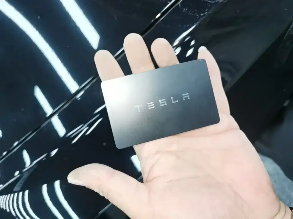 Tesla Model 3 — фото 2