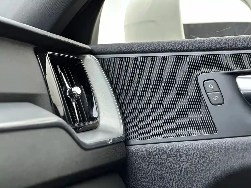 Volvo XC60 2021 из CN, фото 6