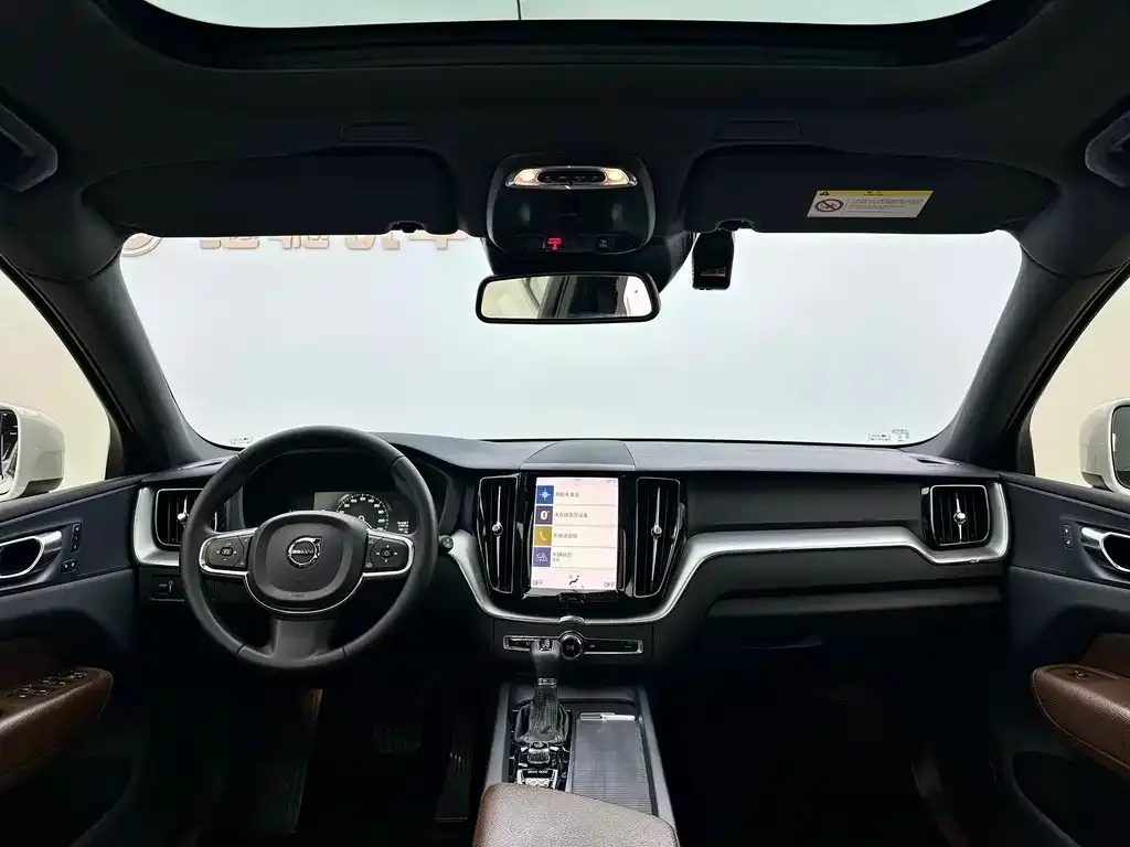 Volvo XC60 2021 из CN, фото 2