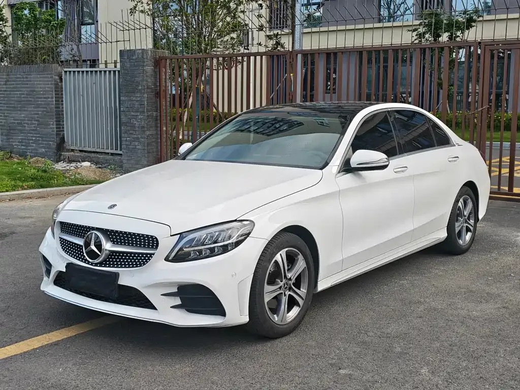 Mercedes-Benz C-Class — фото 1