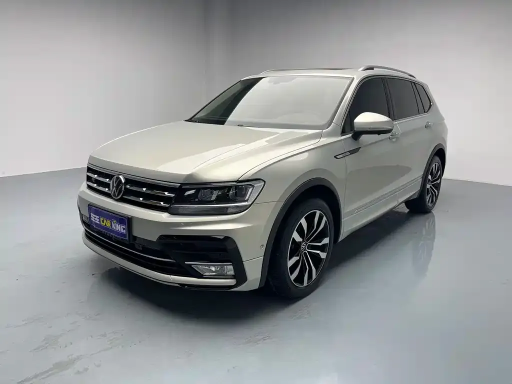 Volkswagen Tiguan L — фото 1