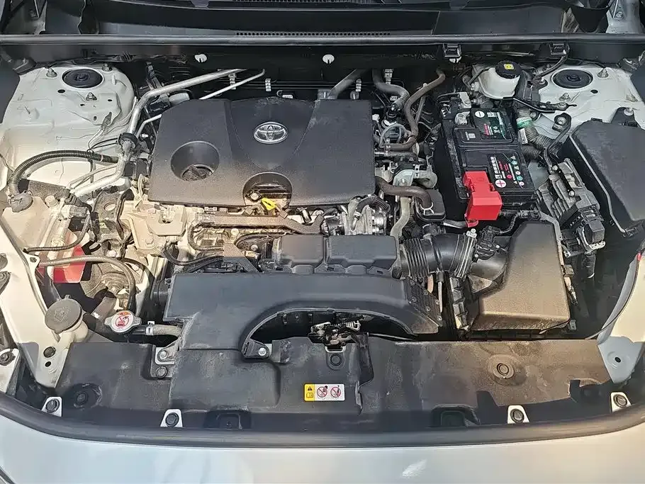 Toyota RAV4 — фото 9